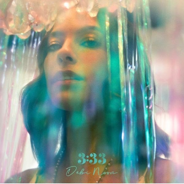 Debi Nova fue nominada al Grammy 2021 al mejor álbum latino pop o urbano por 3:33