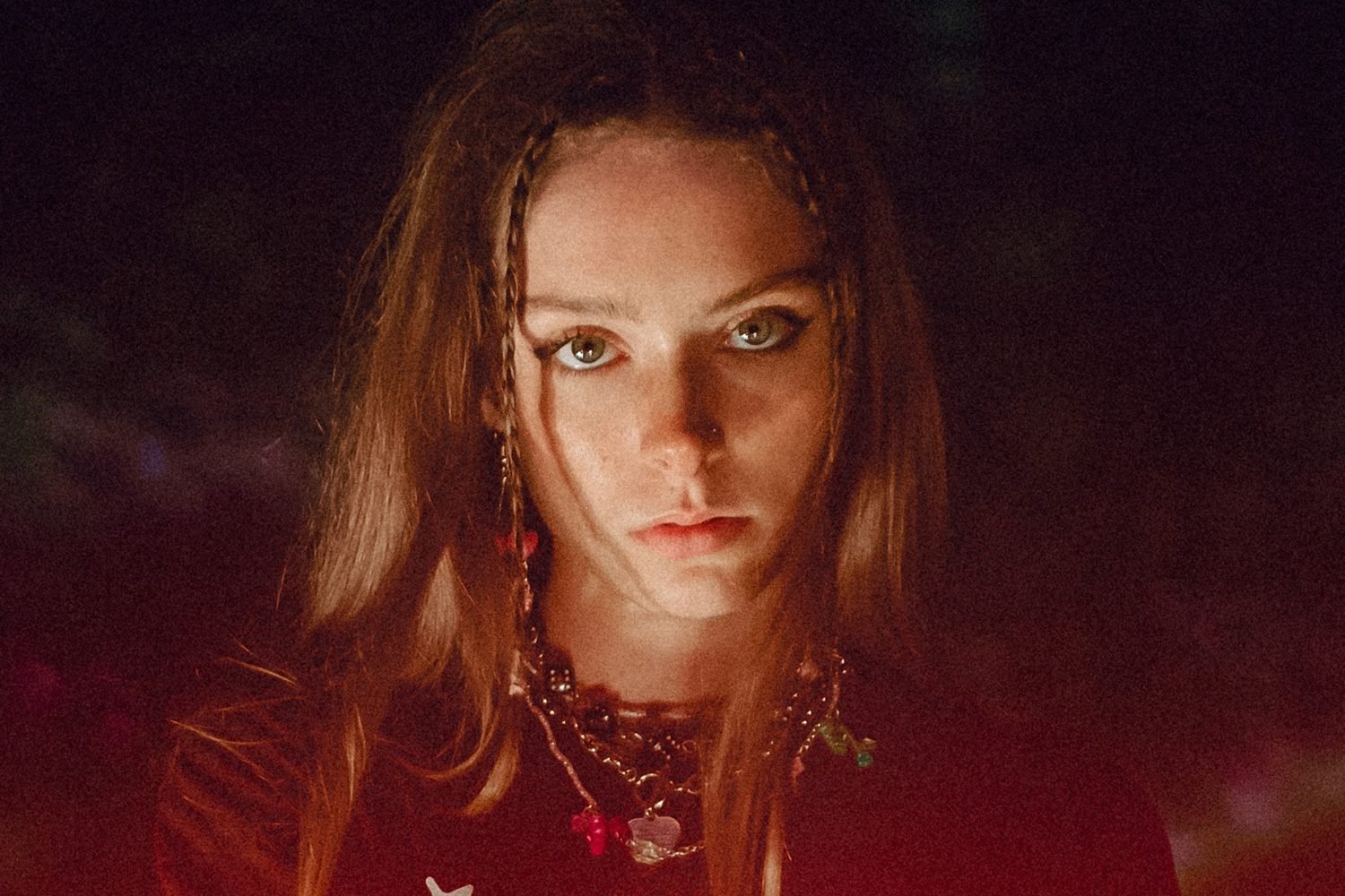 Holly-Humberstone-Drop-Dead-press-shot-02-please-credit-Phoebe-Fox-aug20-3