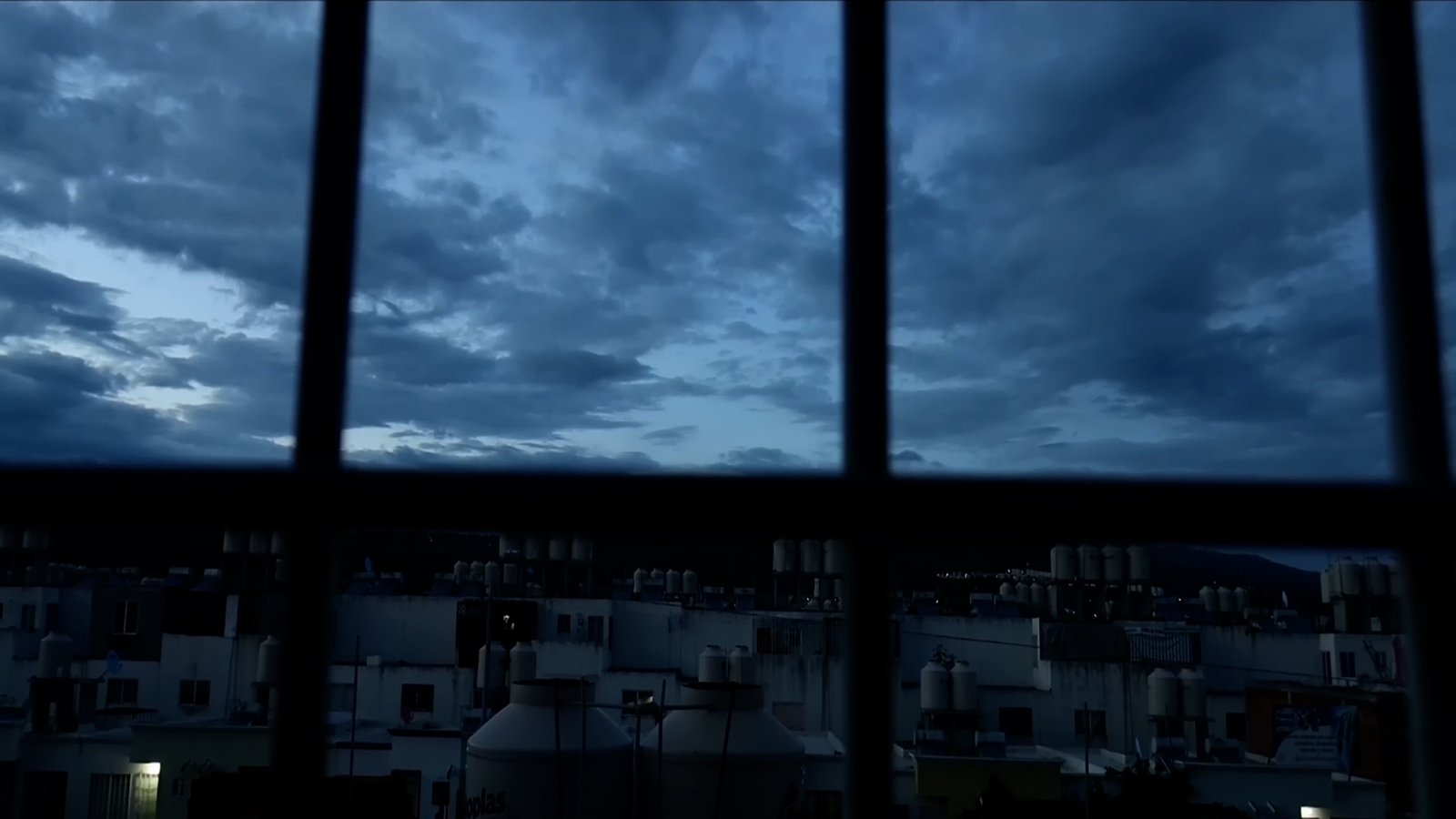 El chico de dias azules