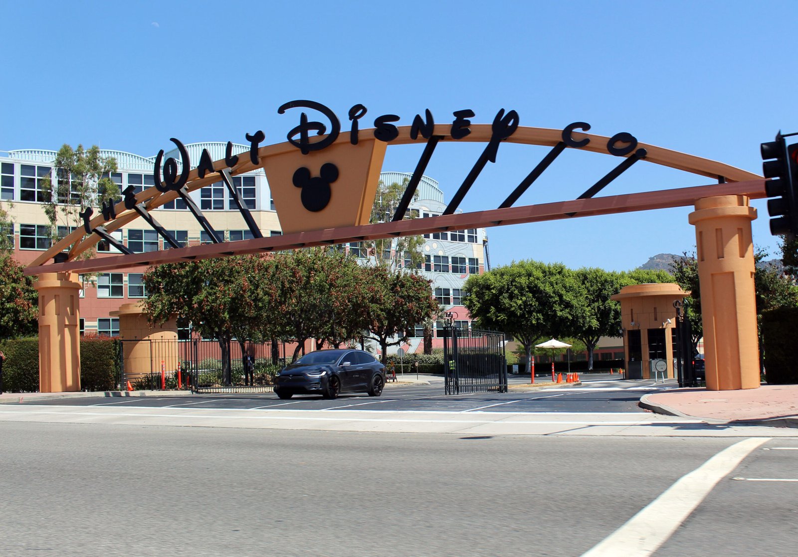Walt_Disney_Studios_Alameda_Entrance