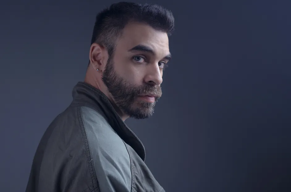 Wolfine-02-press-photo-Warner-Music-Latina-2018-billboard-1548