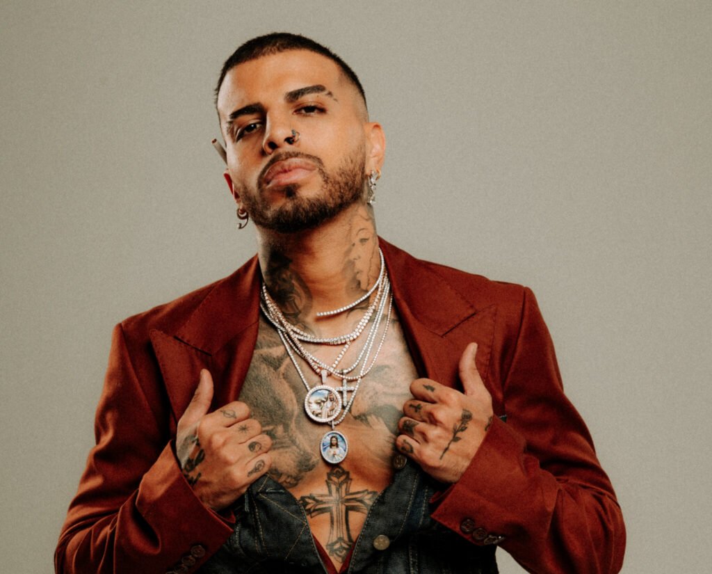 25alejandro-review01-superJumbo