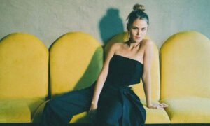 Sofia-Stainer-da-su-primer-paso-como-solista-con-Latinita