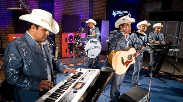 Trono_De_Mexico_en_Acceso_Total