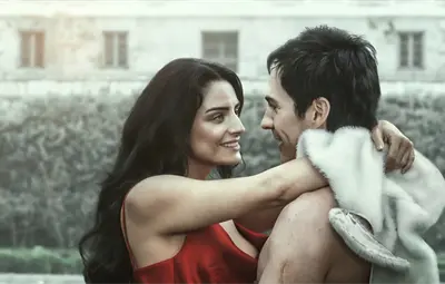 aislinn-derbez-comparte-poster-de-su-nueva-pelicula-junto-a-su-expareja-mauricio-ochmann-fb286e68-focus-0-0-400-255